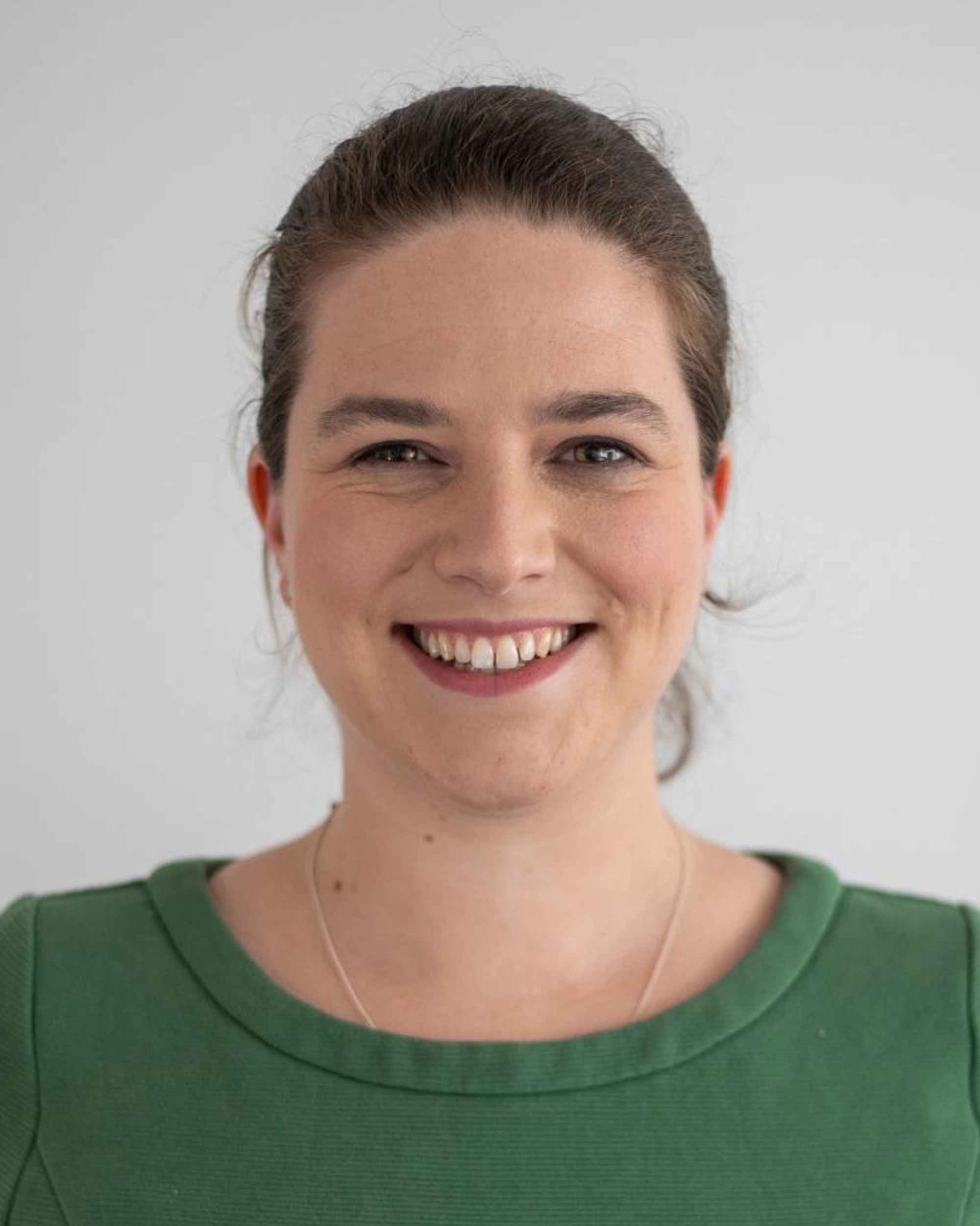 Jessica Kirby's smiling headshot