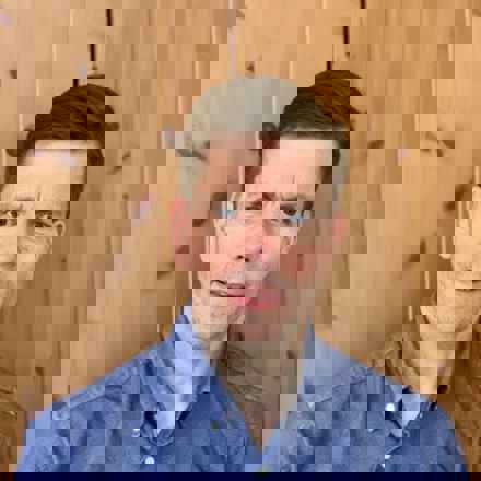 Jonathan Tear headshot