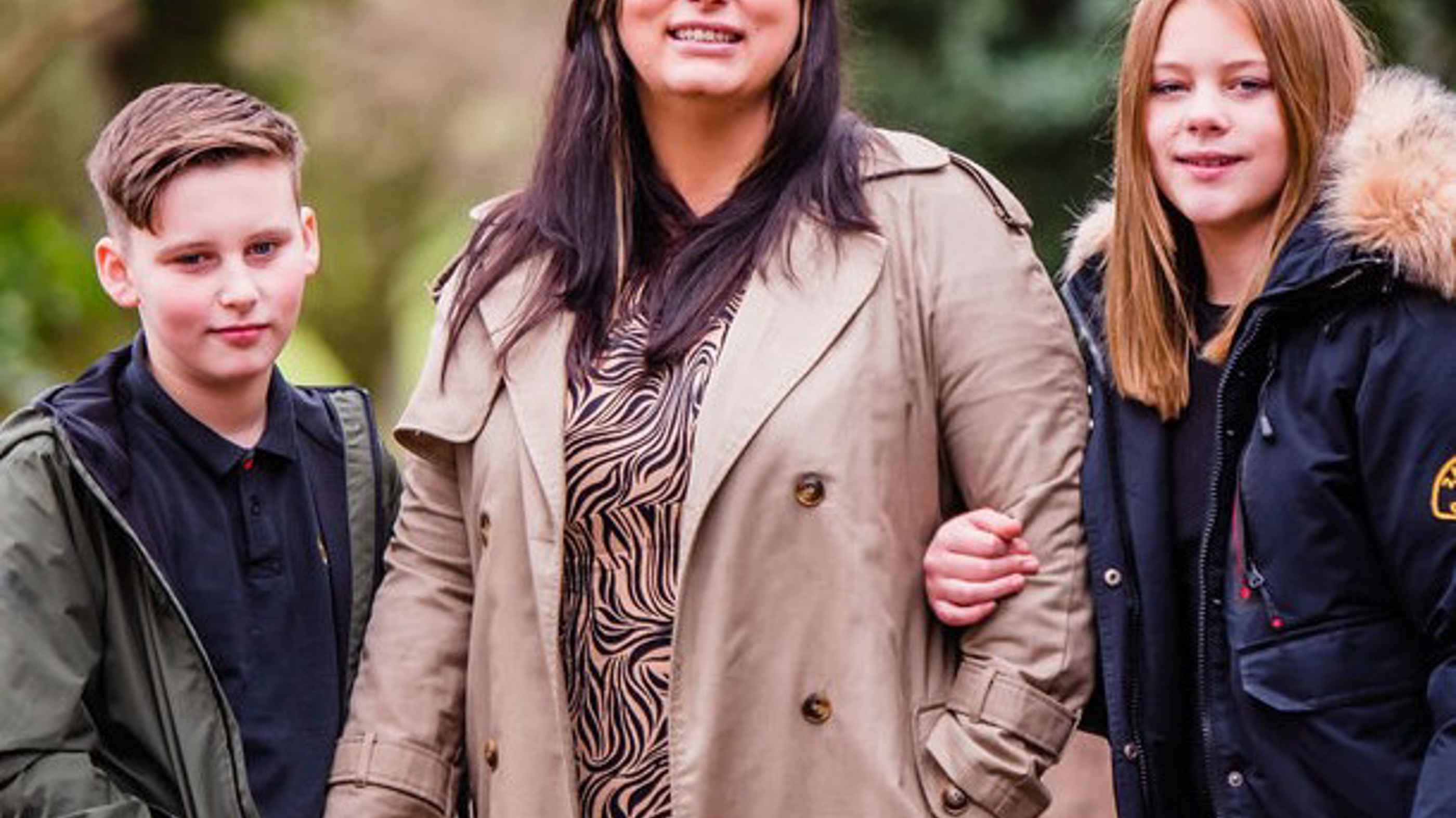 Stacy, Freddie and Family outside
